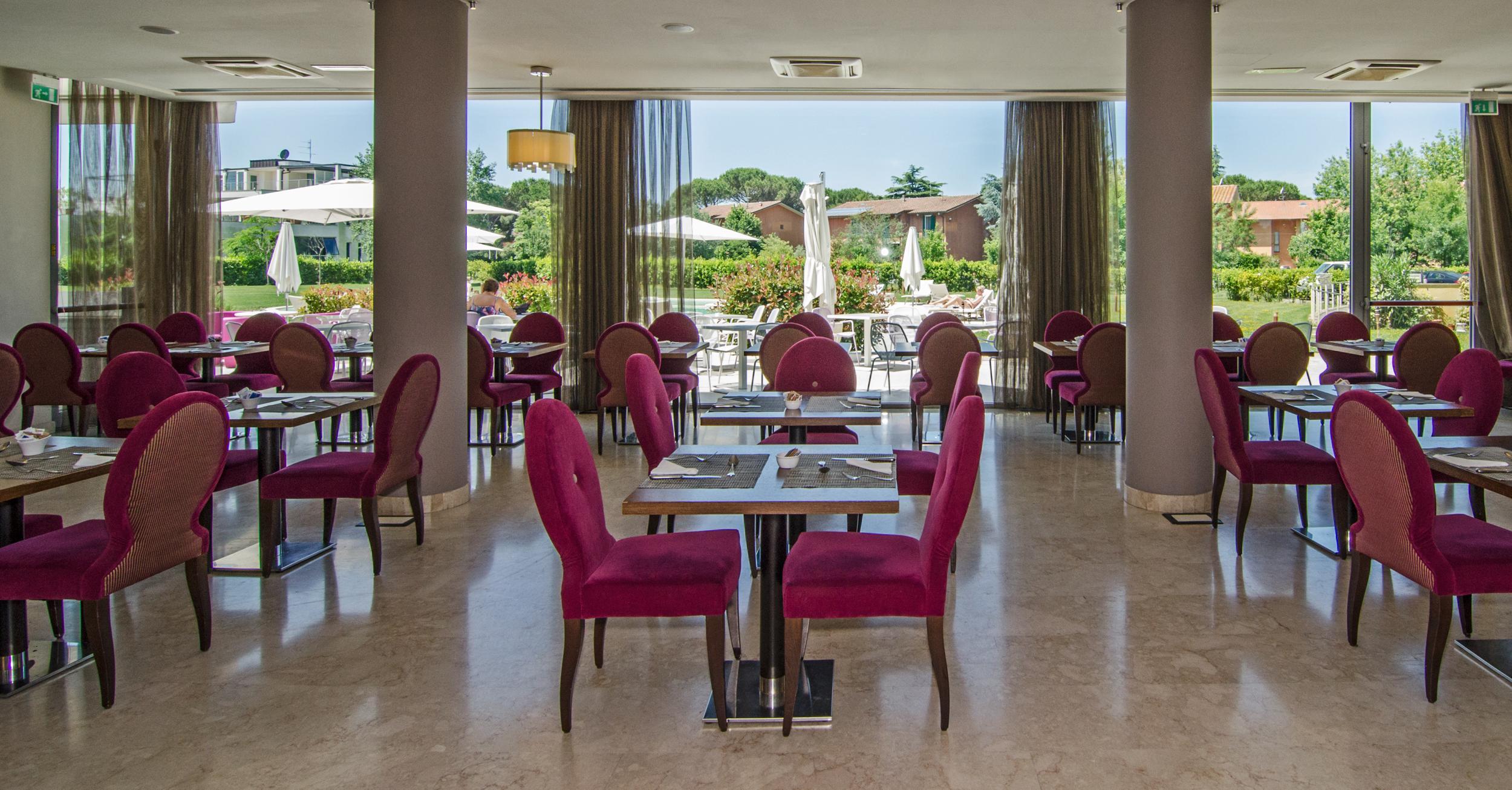 Pisa Tower Plaza Hotel ภายนอก รูปภาพ Restaurant