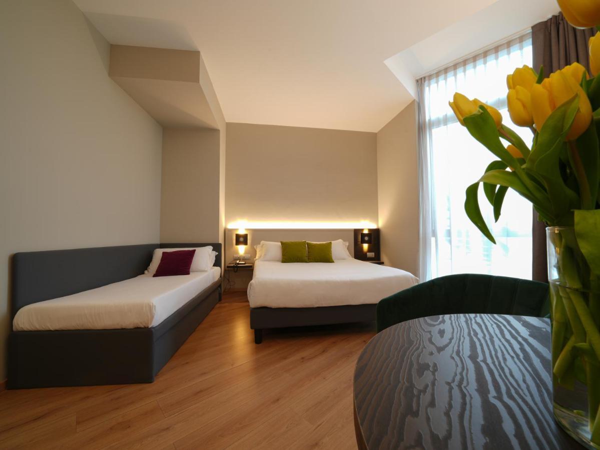Pisa Tower Plaza Hotel ภายนอก รูปภาพ A room at the hotel