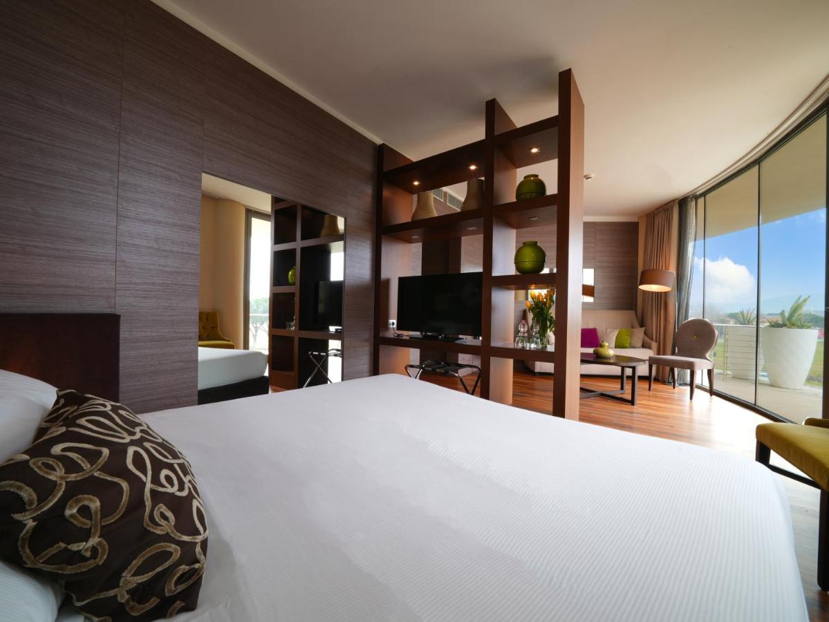 Pisa Tower Plaza Hotel ภายนอก รูปภาพ